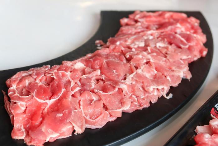 沪上寻味 一人一锅老北京涮羊肉，麻酱饼里的南北交融